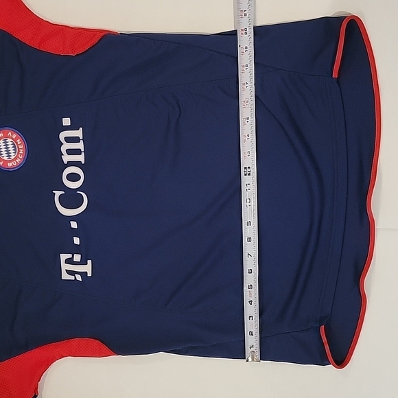 T-Com Football FC Bayern Munich EV Jersey, EUC - Picture 8 of 9